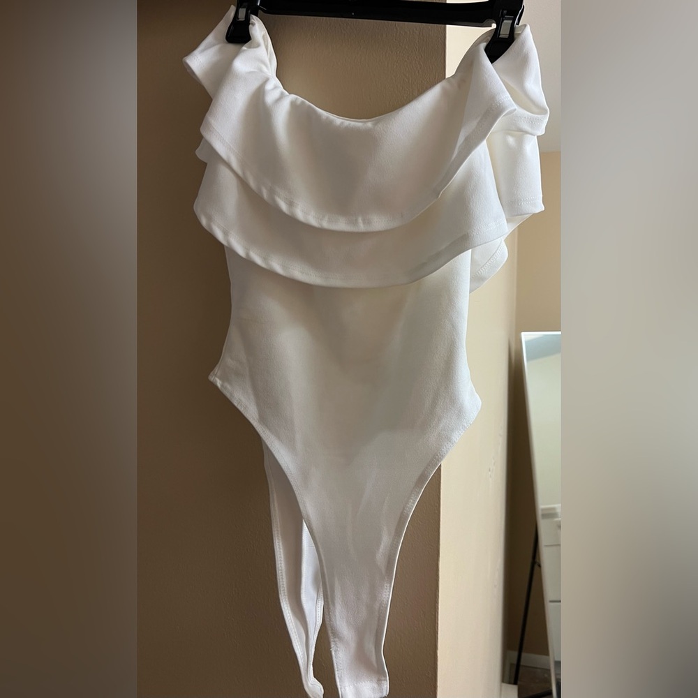 White Ruffle Bodysuit - Picture 5 of 6